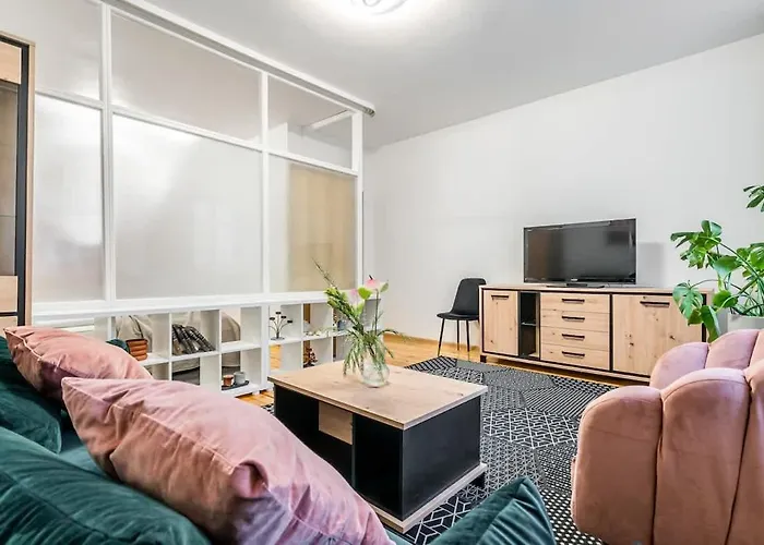 아파트 Domillion 1bdr Traku Str Apt&free Parking Tr135