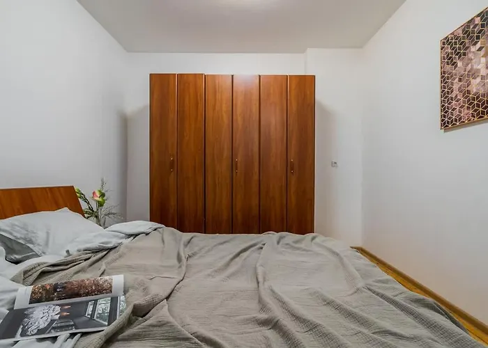 Domillion 1bdr Traku Str Apt&free Parking Tr135 아파트 *