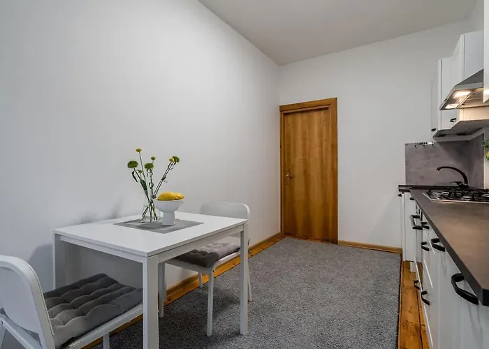 Domillion 1bdr Traku Str Apt&free Parking Tr135