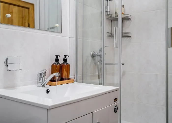 Domillion 1bdr Traku Str Apt&free Parking Tr135 *