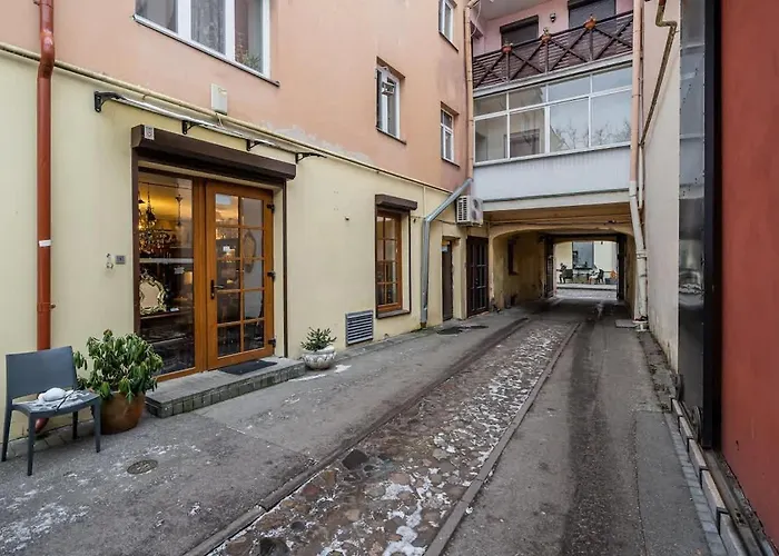 Domillion 1bdr Traku Str Apt&free Parking Tr135 アパート *