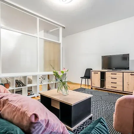 דירה Domillion 1bdr Traku Str Apt&free Parking Tr135