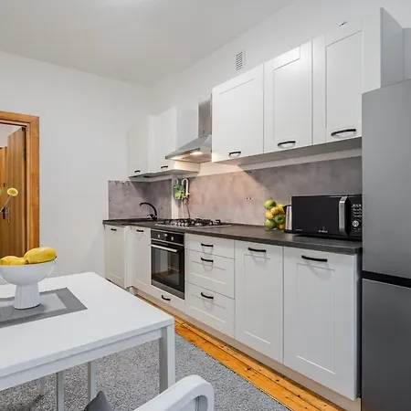 Domillion 1bdr Traku Str Apt&free Parking Tr135 *