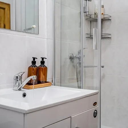 Domillion 1bdr Traku Str Apt&free Parking Tr135 *